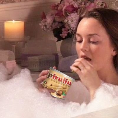 veysck's profile picture. tranquilita en una esquina bebiendo agüita e piña