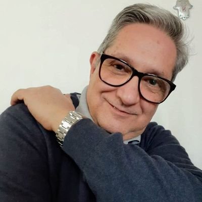 Periodista especialido en Economía y Negocios. Trader independiente.