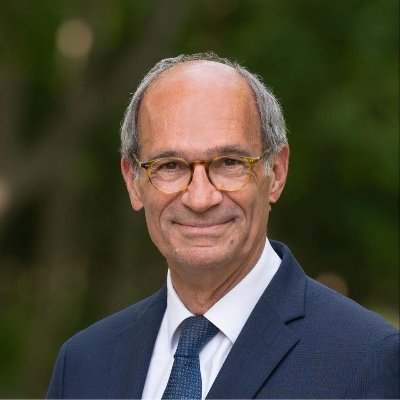 Ancien ministre - Ancien maire de #chantilly - Député de l' #oise