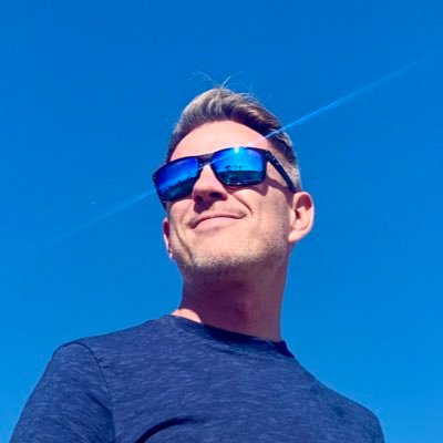 MaXcoRp's profile picture. ¨The routine is the enemy of time¨