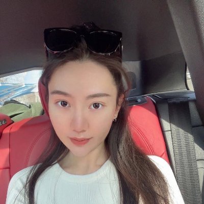 I am a single mother. I have a five-year-old son. I have my own clothing and beauty company. My hobbies are photography, fitness, diet, investment, travel and l