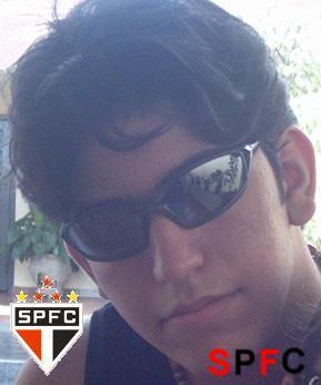 São Paulino, 23 anos, Brasileiro, Estudante de Economia e Colunista do http://t.co/MYMZjj63P2.