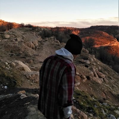 TheWispow's profile picture. من با ماه امشب یاد تو افتادم.