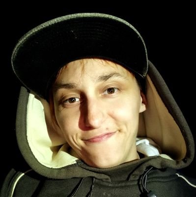 Stworzona do grania i oglądania F1, zmuszona do pracowania 😉. Obserwatorka, czasem komentatorka (PSN ID: Xela459)