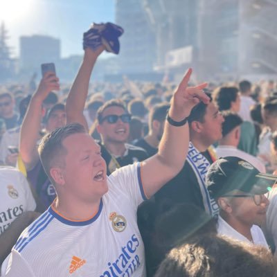 Kontorrotte på deltid, økonomistudent på heltid og Real Madrid Club de Fútbol på fulltid. @RealMadridNorge