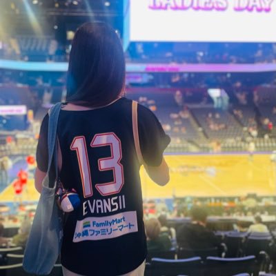 kingsLuv13's profile picture. とにかくキングスが大好き🏀🏝🌺 キングスブースターさんと繋がりたい🥰 無言フォロー許して下さい🙇‍♀️ フォローもお待ちしてます😂 ● 私→#13エバンス推し ●長男🇯🇵🇺🇸→#4●次男🇯🇵🇺🇸→#7  息子達バスケ部🏀 #琉球ゴールデンキングス