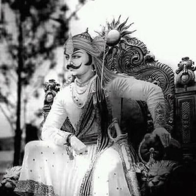 The_Bluerains's profile picture. जीवन में यह अमर कहानी, अक्षर-अक्षर गढ़ लेना,
शौर्य कभी सो जाए तो, राणा प्रताप को पढ़ लेना !! 🚩🚩