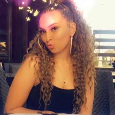 heyimleks's profile picture. 🌺Filtered Photos + Unfiltered Thoughts🌺💍 H.A