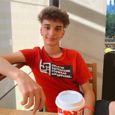 Nahuy_H's profile picture. Simplemente dejar q las cosas pasen