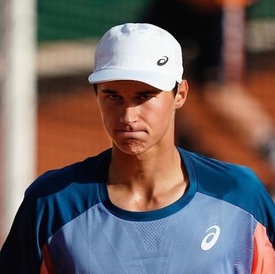 Compte Fan dédié à l'actualité de Gabriel Debru en français 🇫🇷
Vainqueur RG Juniors 2022 🏆