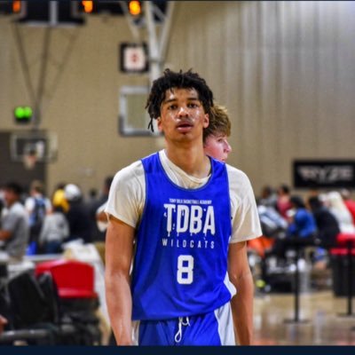 6’5 Forward ‘23 nchs🏀 3.8 Gpa    Link: