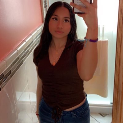 celi506's profile picture. Chicana🦦