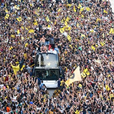 💛🖤
@staderochelais
Champions d'Europe ⭐⭐😍😍🖤💛