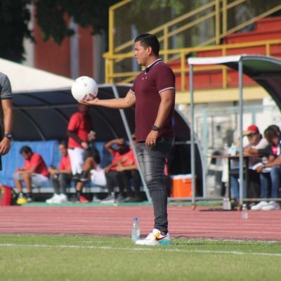 Ante todo Dios Licenciado en entrenamiento deportivo / entrenador homologado conmebol ⚽️ / Director Técnico