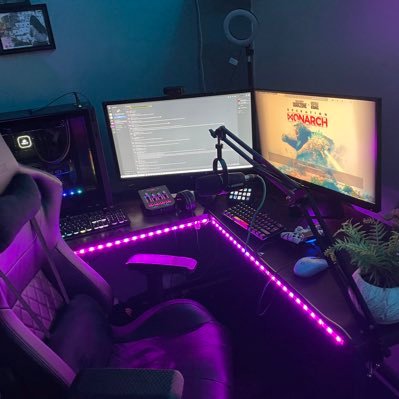 🥳️ streamer 🙂 im 26 years old from the uk love playing video games streaming and competitive call of duty 😵‍💫️ Keep calm and blame it on the lag.