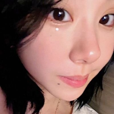suspended account: @.makisushin
locked account: @.wonluvaer
#gemhostfamily #ayuminati #supREMIcy