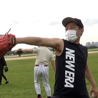 芸人はなわが監督兼選手を務める草野球チーム 『HANAWA ROCKS』の公式アカウント⚾️野球で世の中を元気にしたい！野球がやりたい人をサポートしたい！僕達が出来る事で笑顔を増やしたい！という想いでスタートしました✨サポートしてくれるスタッフ募集中🙌ご応募はDMでご連絡ください✉️対戦相手も募集中！