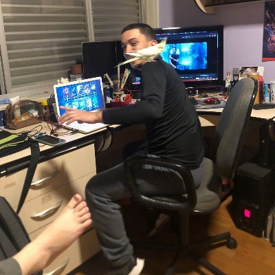 micaelsius's profile picture. galo, cerveja, gatos e ela