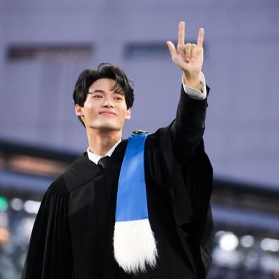 เมนวินรักวีนมากๆ @winmetawin 💚🐰 รักสารวัตรไทน์มาก มิคเป็นลูกคนเลัก @mickmetas และ เป็น ARMY ด้วยเป็นมา5ปีแล้ว เมน V #Kintaehyung 🐯💜 @BTS #สวีข่าย