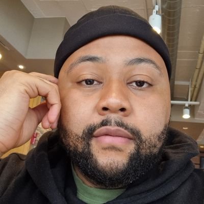 Athi_Rule's profile picture. Music head/ Home cook/ Watcher of things