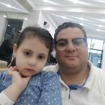 من لي سواك؟! ومن سواك يرى قلبي ويسمعه؟!
كل الناس تسَمع صَوتى إلا أنت تسَمع قلبى
يناجى القلب ربه بأمنيات لا يعلمها إلا (هو)
#مدد_بلا_عدد
