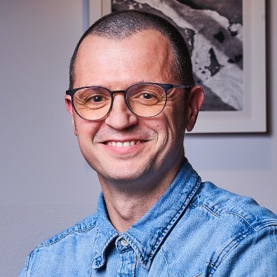 Engineering manager + iOS engineer @tymitApp + ⅕ de @cubigram + Comic Eater + Sushi Reader
