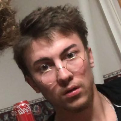 gabefoxtrot's profile picture. just a gen z with one foot in the 60's and the other in the 90's