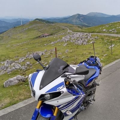 SSでどこでもツーリング🏍💨
FZR250R '93年 (FCOJメンバー)
YZF-R1 '07→'14年 所有
無言フォロー失礼します🙇⤵️