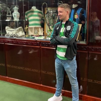 Scotland & Celtic Wanker. UEFA fair play award winner 2003. Tweet mostly about Celtic FC 🍀 Neil Lennon enthusiast 👨🏻🦰