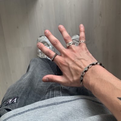 ryuktada's profile picture. what a drag…