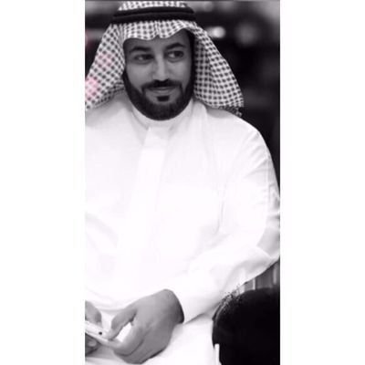 هذي هي الدنيا متاهات وأحزان
كلن يــــــدور راحته ما لقاهـــا
تبي لها صبر مع شوي نسيــــان
مع ضحكة تخفي دموعك وراهـا..!!