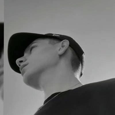 ⛦2/25 🐉
⛦{كن متواضعاً فالدنيا لا تبقي أحدا}🐉
⛦🥢otaku🍥🐉
⛦53 BRF City🐉
⛦she's my close friend🐉