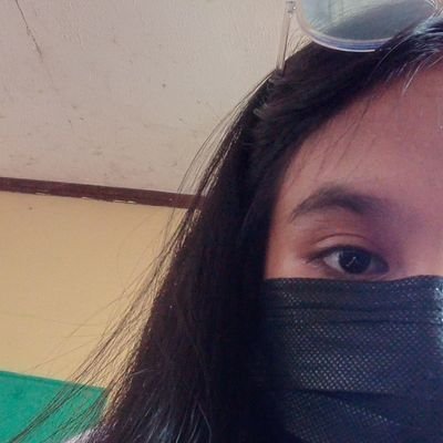 Kylalanipa's profile picture. 