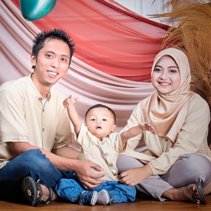 📱FB: Prima Yuliansyah Kurniawan
📱IG: @satriazhafran88
💍: @apriliawahyunii
👶 : Azriel Zhafran Kurniawan