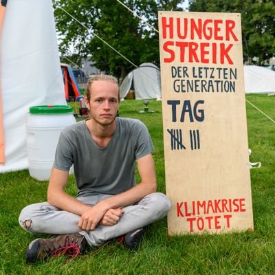Klimaaktivist ohne Gruppenzugehörigkeit. Hungerstreik