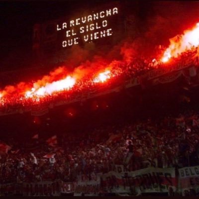 Hincha de River desde la cuna! Socio de Carp desde 1991, Periodista Deportivo, Analista en Comercializacion y amante del reggae music.