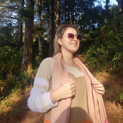 Deixa o tempo levar, o que tiver pra ser será.🍃
FOTOGRAFIA ✨📸🎞️
insta: lya__lymma_