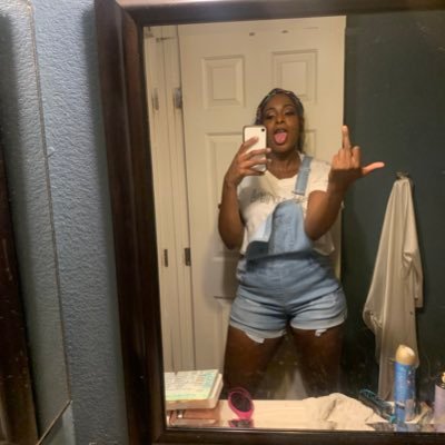 bigbodystrella's profile picture. Following Christ.