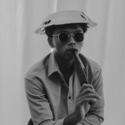 jabezZsam's profile picture. ✝️ | 22 y/o creative Director/filmmaker/photographer/designer