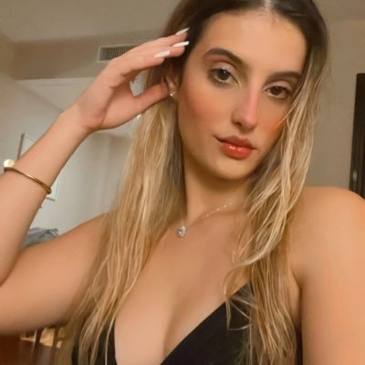 ♥ Luisa, 24, SC ♥ Streamer partner da twitch https://t.co/szuJLDPnse https://t.co/VAHSe59aP3