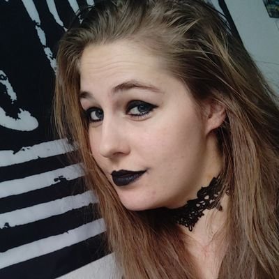 falloutbecksttv's profile picture. affiliated streamer on twitch | concerts are my happy place (she/her)