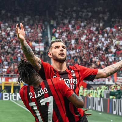 Al Diavolo l’anima⚽️ A sostegno della prima squadra di Milano da che ne ho memoria ❤️🖤