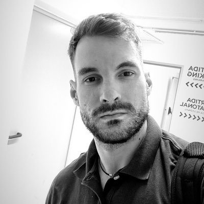 rafaaguer's profile picture. Trabajo en Movilidad y Transportes. 🚍🚲🏙 Estudio Historia del Arte en la @uned 🏛️📚Otros hobbies: 🎶🖼🎤🧠☮️🏳️‍🌈Instagram: @rafaaguerrero