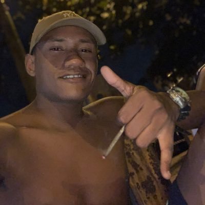 Meu Deus, afaste de min os venenos diários de quem não acrescenta, só diminuir..🙌🏾. vitoria💍 27.12.2021❤️