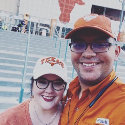 Photographer and a huge Longhorns fan. Married to my best friend. Papa Bear to Journey and Judah          HOOK EM #Pantone159 Feathers Up🪶