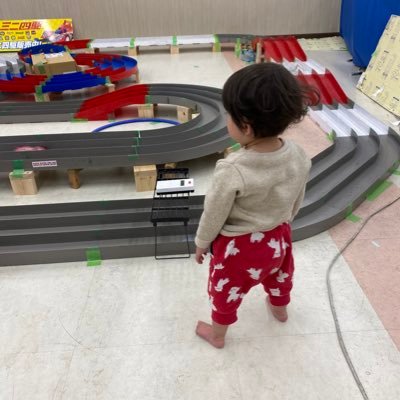 Yuikun_1993's profile picture. 2019/12/27家族でミニ四駆開始‼ #万代鈴鹿 #本の王国（松阪店）でよく走らせてます(* ॑ᗜ ॑* ) 子守りレーサーですw娘ちゃん、息子くん連れて出没します!メインマシンMSフレキ気軽にフォローどうぞ〜(* ॑ᗜ ॑* )