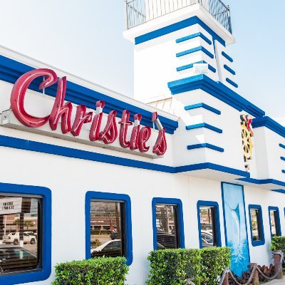 Christie’s Seafood & Steaks began in 1917 as a small food and drink stand in Galveston. Now on Westheimer, Christie’s is Houston’s oldest family restaurant!