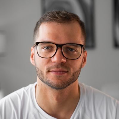 Founder and CEO of Dizraptor — Pre-IPO Investing App.