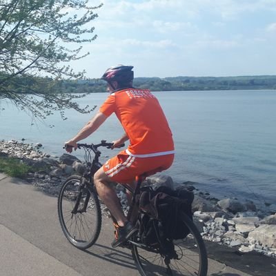 DaveSerafini's profile picture. Always learning, but otherwise, I am a  teacher of all things physics, chemistry, biology and frisbee.