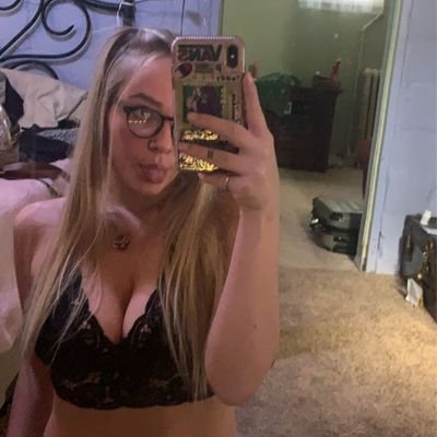 angelbandz999's profile picture. follow my main acc!!: @nirvanabayli 😇 OF  link below 👇😈